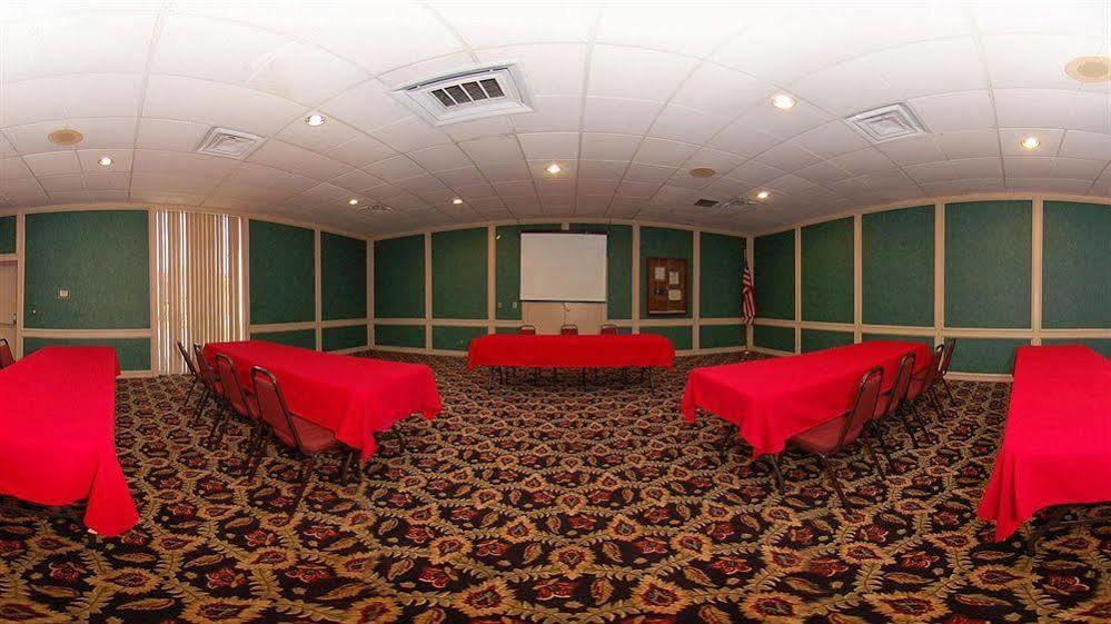 Quality Inn Ada Near University Bagian luar foto
